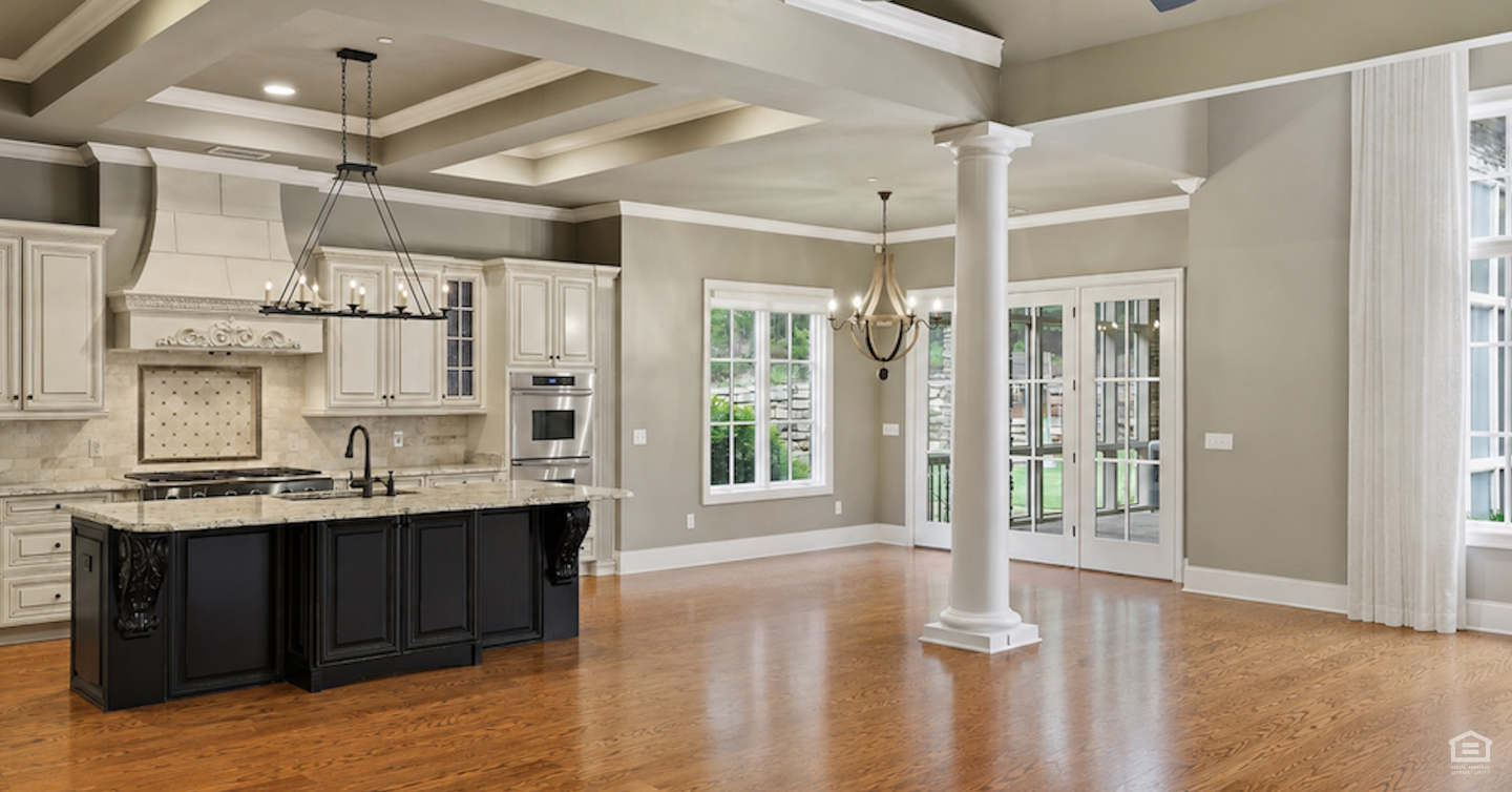 1725 Altamont Court