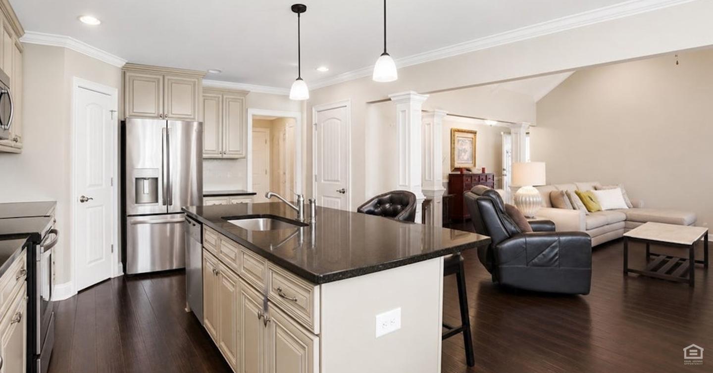 822 Winston Court